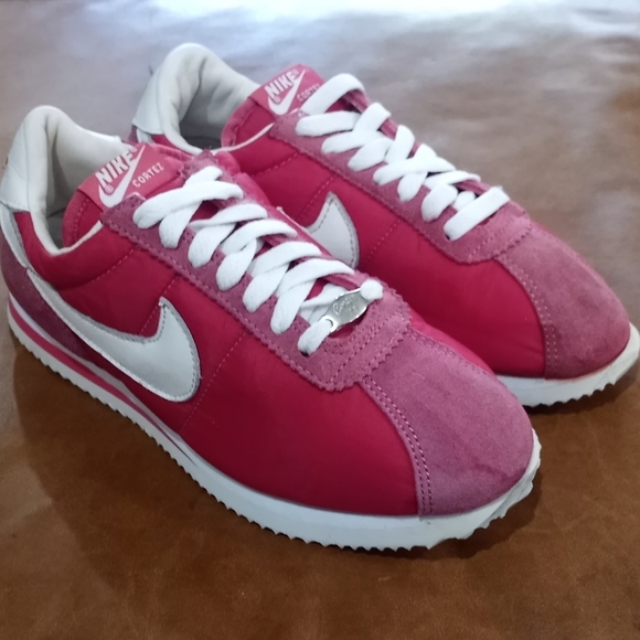 Nike Shoes - Nike Cortez 72